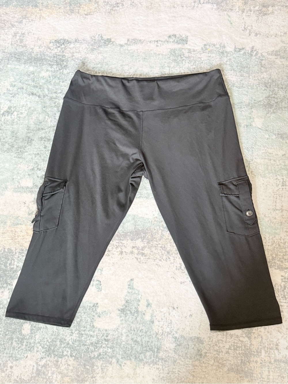 Women’s Black Stretch Cargo Capri Pants Pull On 25% Spandex Pockets 1XL (tag 4X)